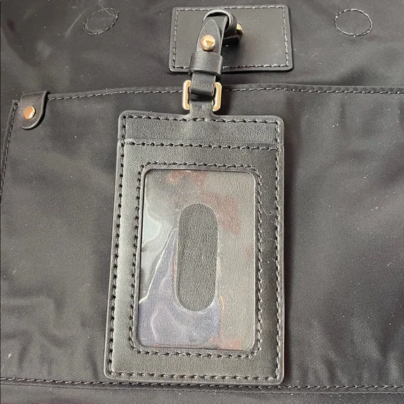 Marc Jacobs Elegant Preppy Black Nylon Crossbody Messenger Bag. - Picture 4 of 9